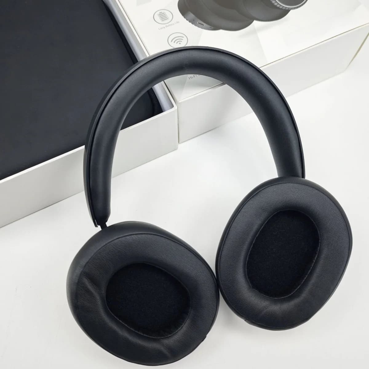 Bezprzewodowe słuchawki Bluetooth nauszne z redukcją szumów i etui